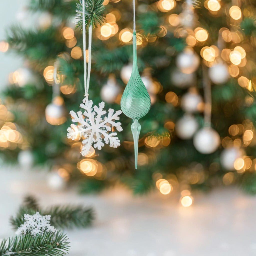 Unique Holiday Tree Decoration